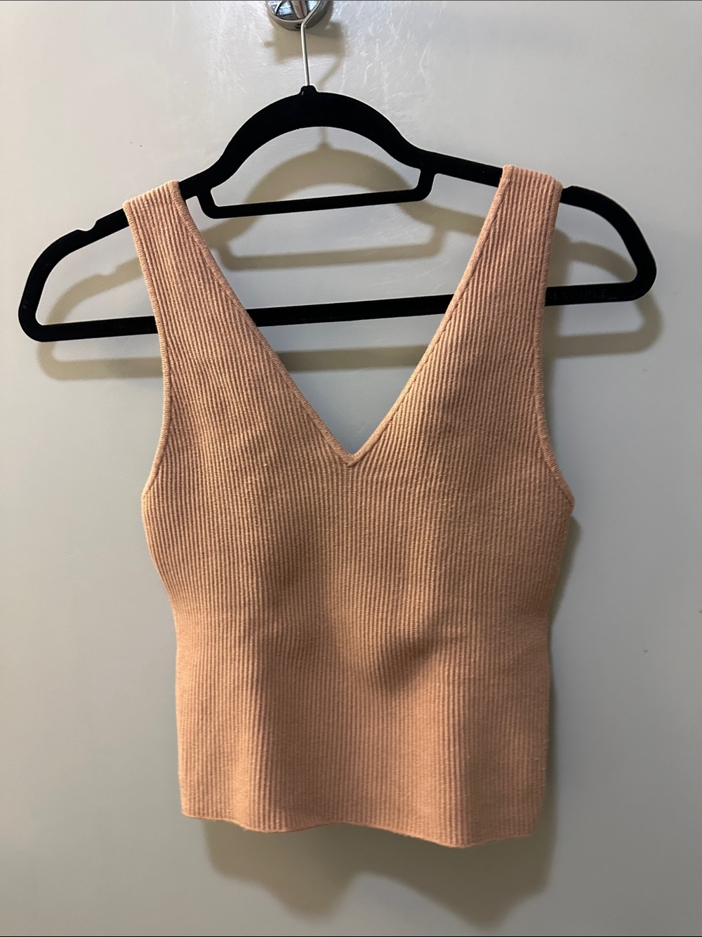 Abercrombie & Fitch Ribbed V-Neck Tank Top - Peach